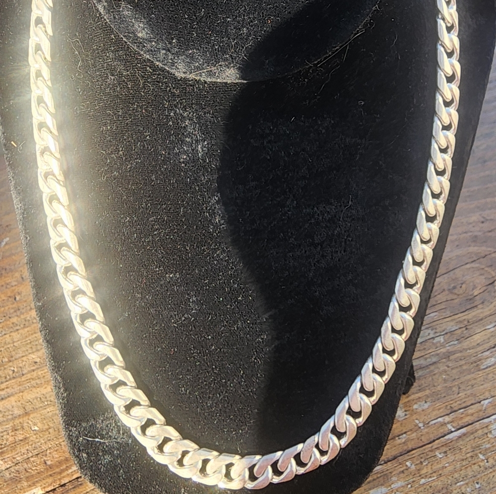 Stunning Vintage Elsa Peretti for Tiffany Sterling 20 inch / 81 grams .925